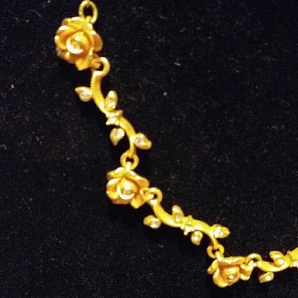 Vintage Avon Gold Tone Roses Necklace & Pierced Earring Set - Picture 2 of 6